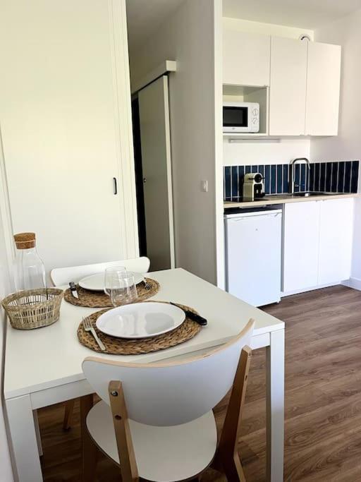 Apartamento Le Garden - Studio Refait A Neuf Proche Mer Et Commerces Cabourg Exterior foto